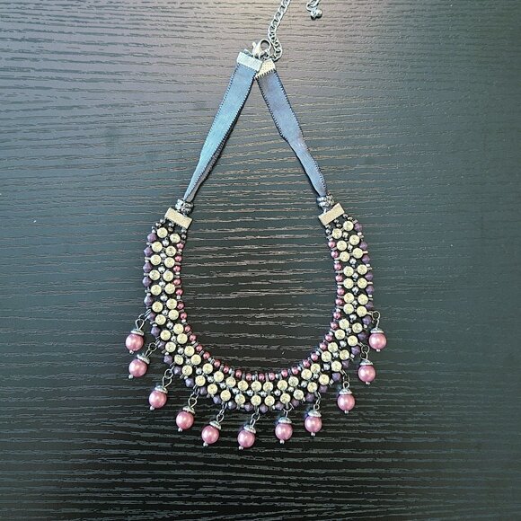 3/$15 Elegant chunky necklace - Picture 2 of 3